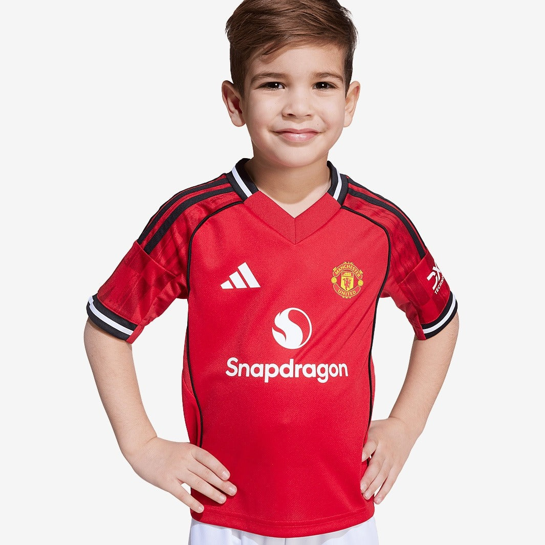 Kids Kit Adidas Manchester United 2025/26 Fan