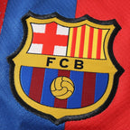 Barcelona 25/26 Fourth Kids Kit - crest detail