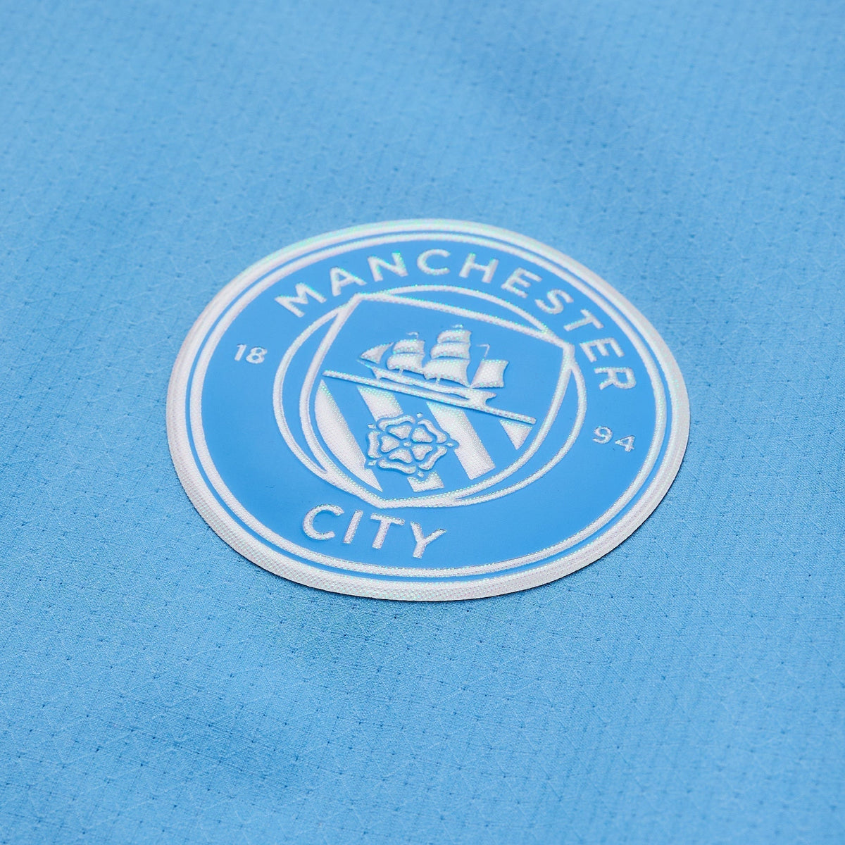 Manchester City 26/27 Home Long Sleeve Player Jersey - crest detail
