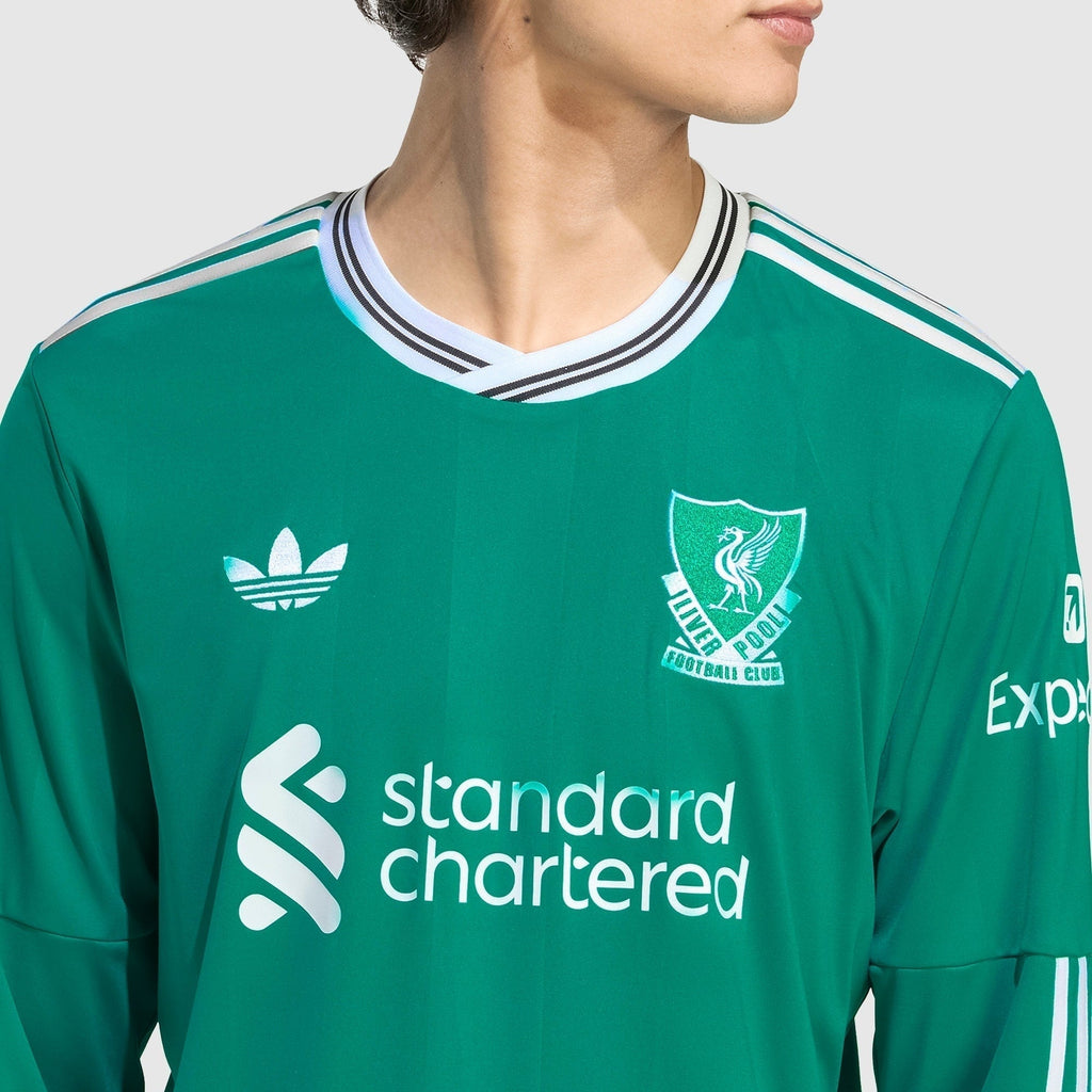 Liverpool 25/26 Third Long Sleeve Jersey - crest and chest detail