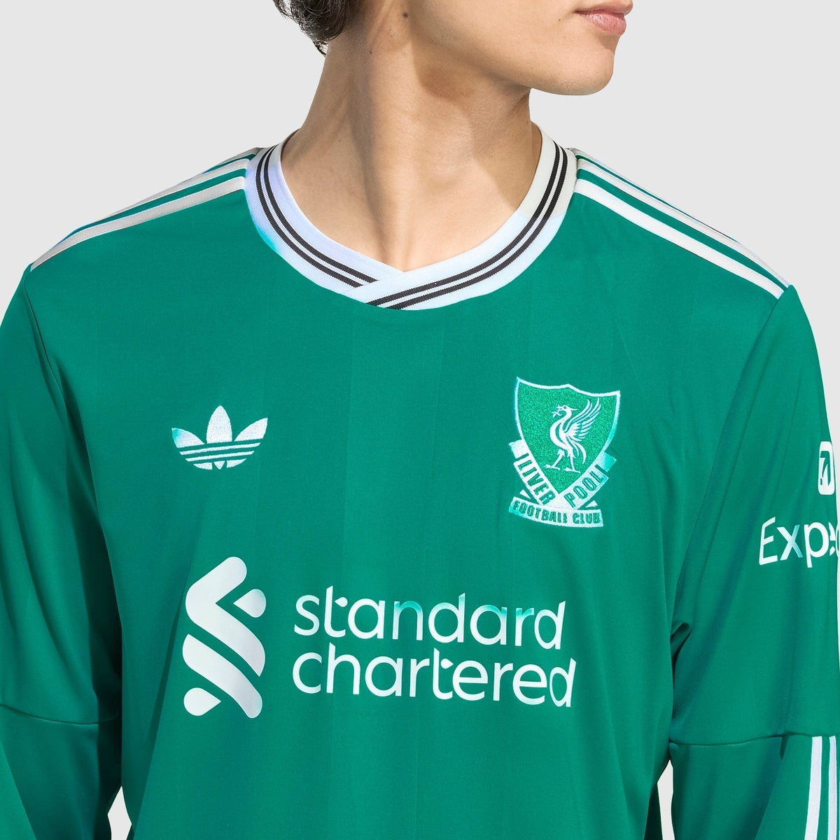Liverpool 25/26 Third Long Sleeve Jersey - crest and chest detail