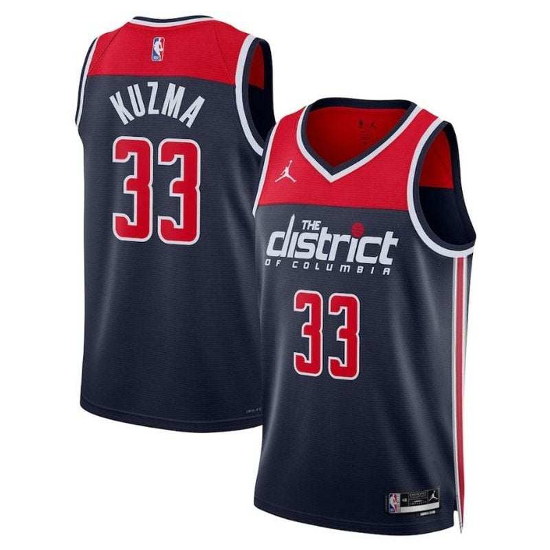 Camiseta NBA Edición Statement 2023 de Kyle Kuzma de los Washington Wizards Unisex - Azul Marino