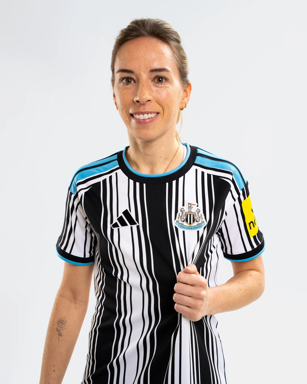 Newcastle 26/27 Home - Donna