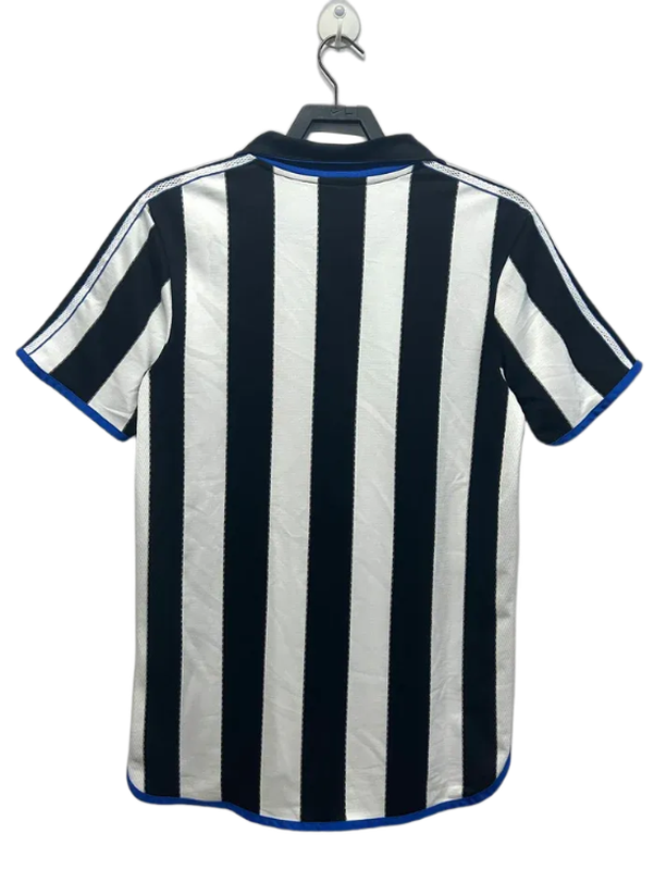 Prima maglia home del Newcastle United 00/01 - Versione retro