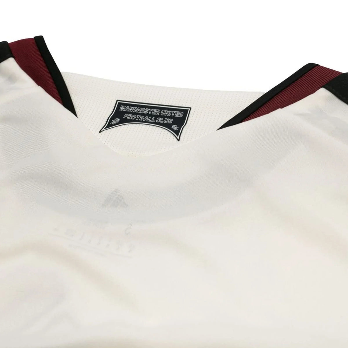 Manchester United 26/27 Third Kids Kit - neck label close-up