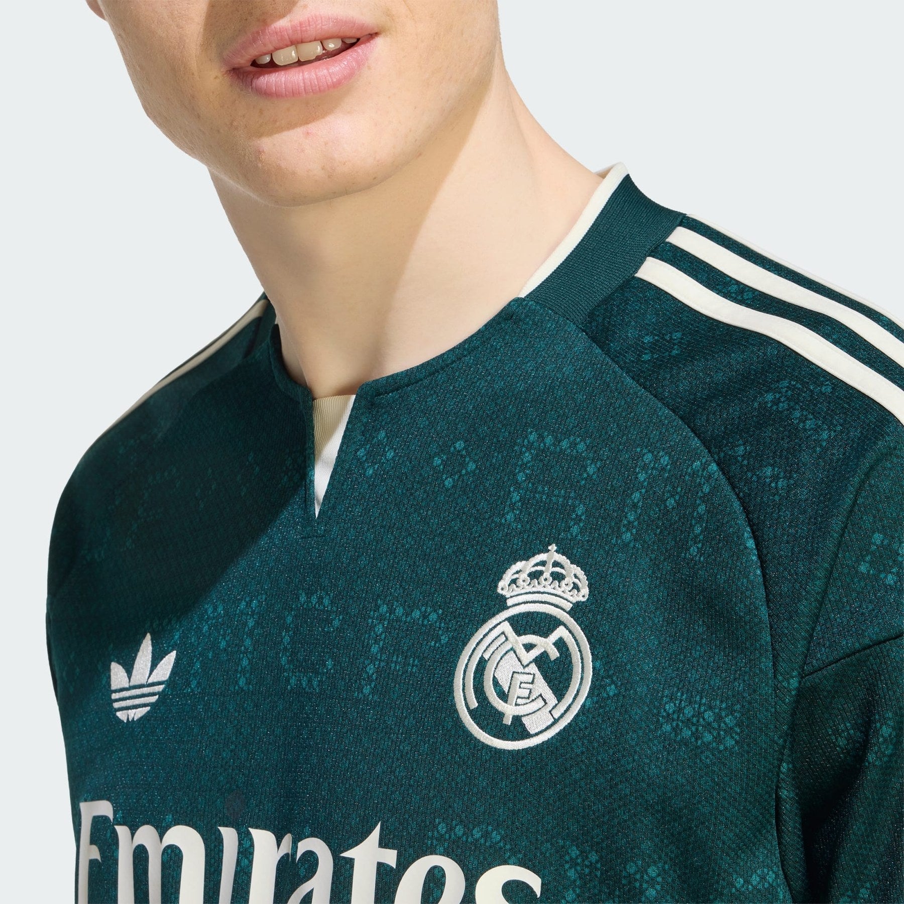Real Madrid 2026/27 Away Men's Fan Jersey - View 5