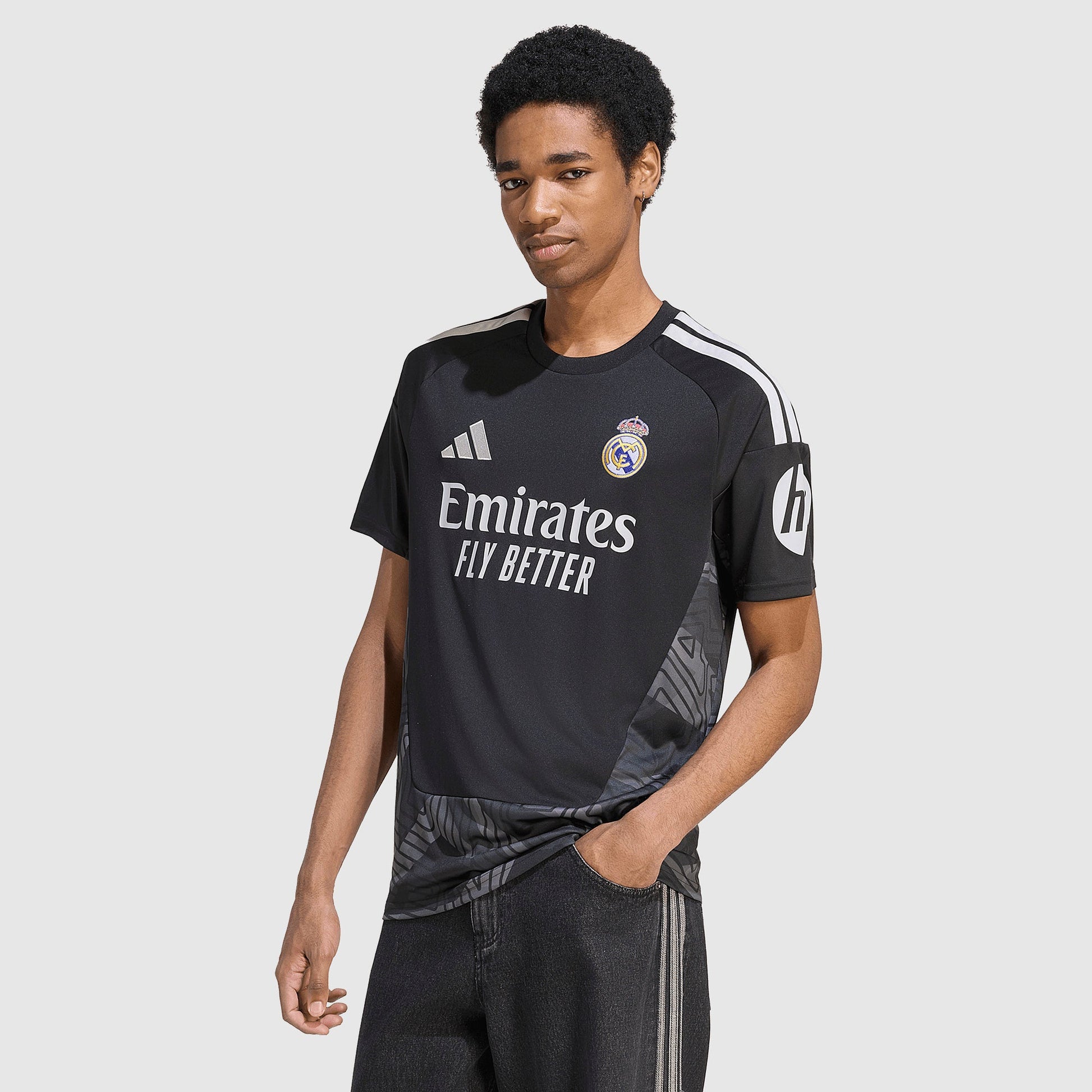 Real Madrid 2026/27 Home Men's Goalkeeper Jersey - View 2