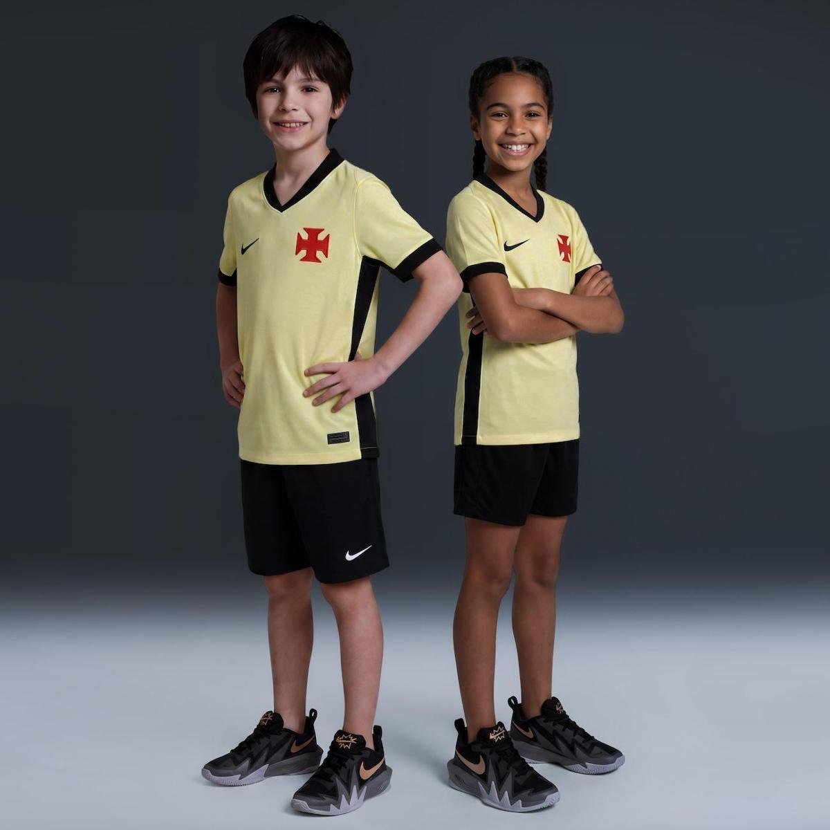 Vasco 26/27 Third - Kids Kit - worn by models